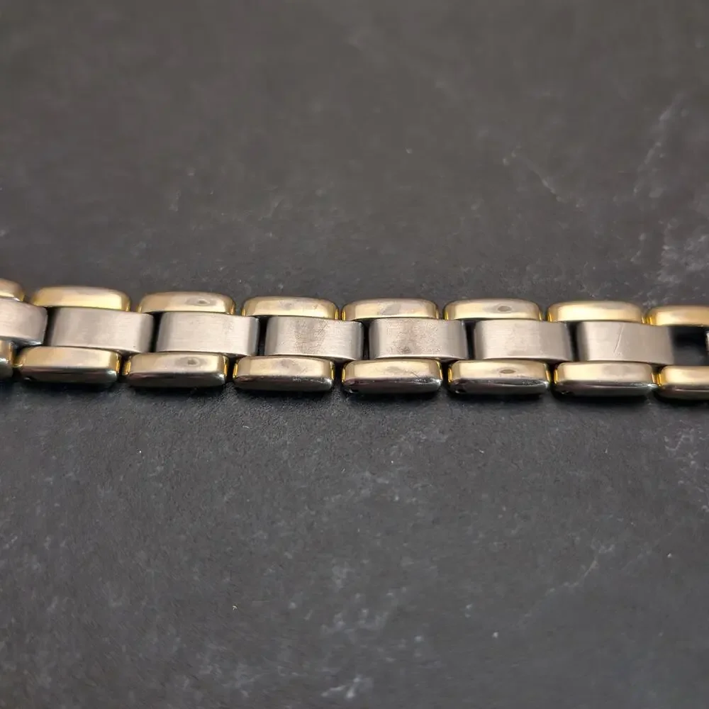 Ladies Citizen Watch Two Tone 5920-S76248 Needs New Battery